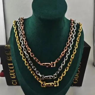 Gucci सोने चांदी लेयर्ड कुर्ब चेन रेक्टैंगल टॉगल क्लास्प नेकलेस