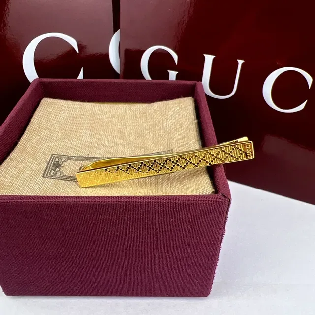 Gucci Gold Silver Textured Geometric Pattern Metallic Finish Necktie 3