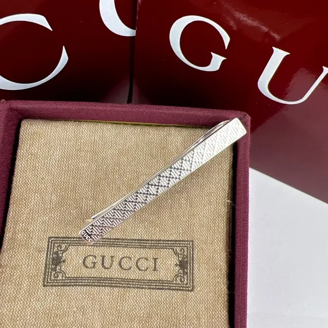 Gucci Gold Silver Textured Geometric Pattern Metallic Finish Necktie 5