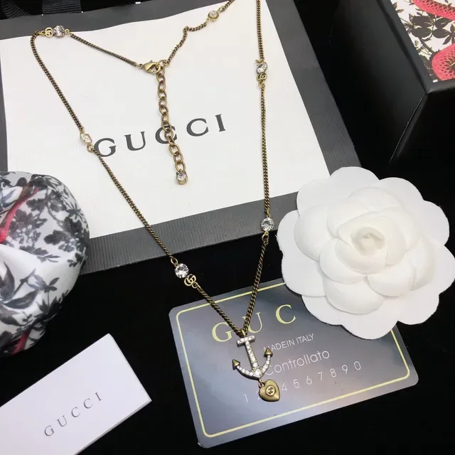 Gucci Chaîne d'Or avec Pendentif Ancre Blanc 8