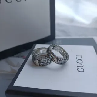 Gucci Llave Griega Plata Negro Banda Ancha Grabado Motivo Anillo