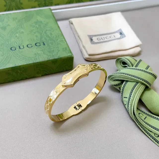 Gucci Horsebit 1955 Gold Rigid Bangle Engraved GG Motif Bracelet 4
