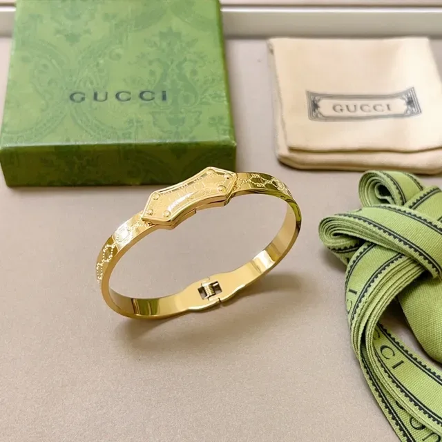 Gucci Horsebit 1955 Gold Rigid Bangle Engraved GG Motif Bracelet 5