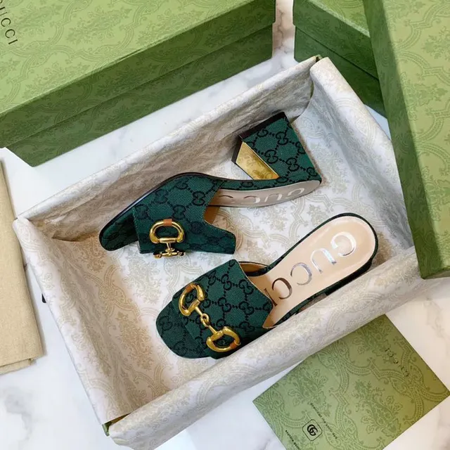 Gucci Horsebit 1955 vert doré GG Monogram Canvas Buckle Casual Sandals 3