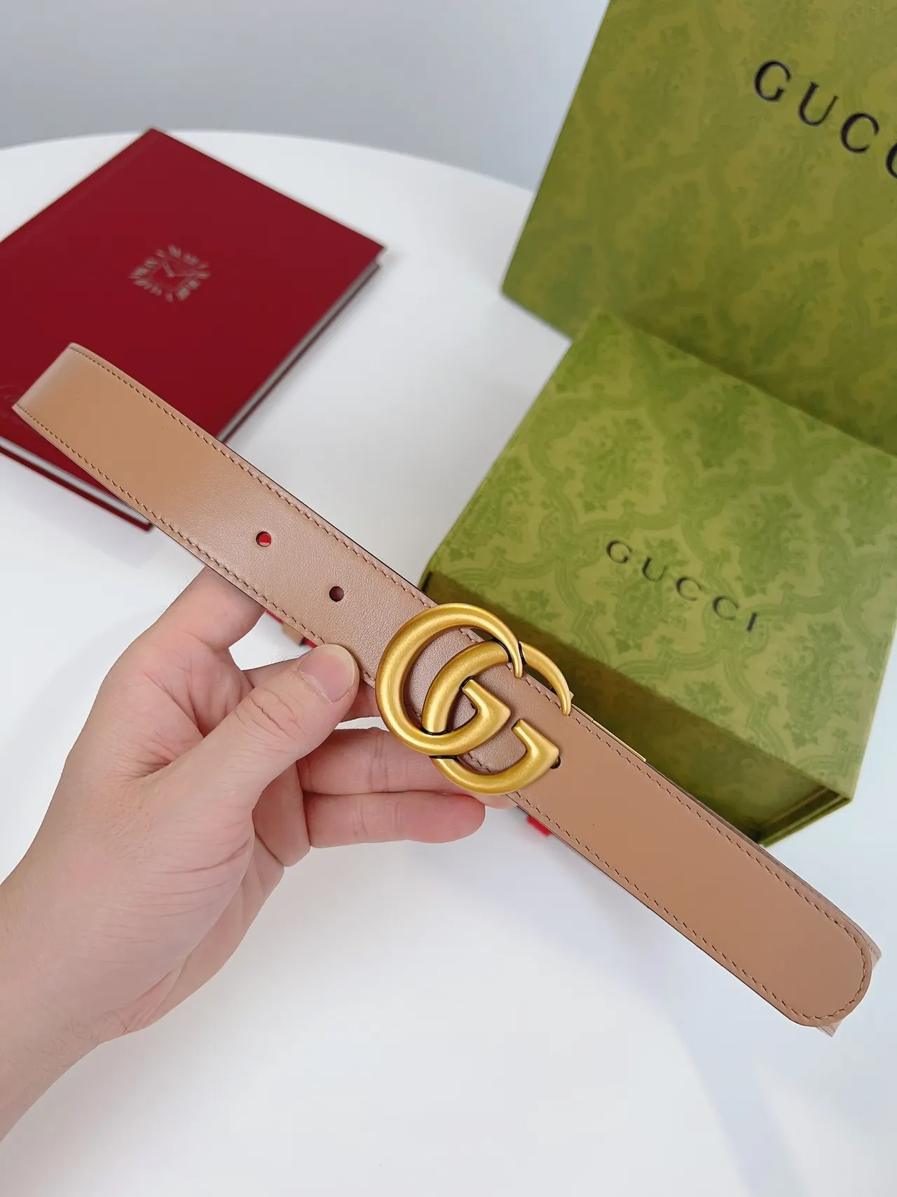 Gucci Horsebit 1955 حزام جلدي أحمر وبيج قابل للعكس 9