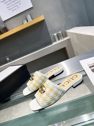 Gucci Horsebit 1955 Chaussons Jaunes et Blancs en Tissu 6