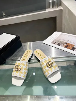 Gucci Horsebit 1955 Chaussons Jaunes et Blancs en Tissu 7