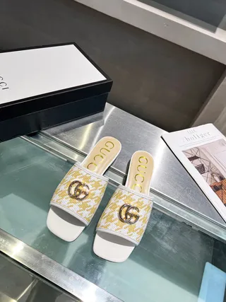 Gucci Horsebit 1955 Chaussons Jaunes et Blancs en Tissu 8