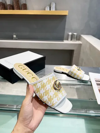 Gucci Horsebit 1955 Chaussons Jaunes et Blancs en Tissu 9