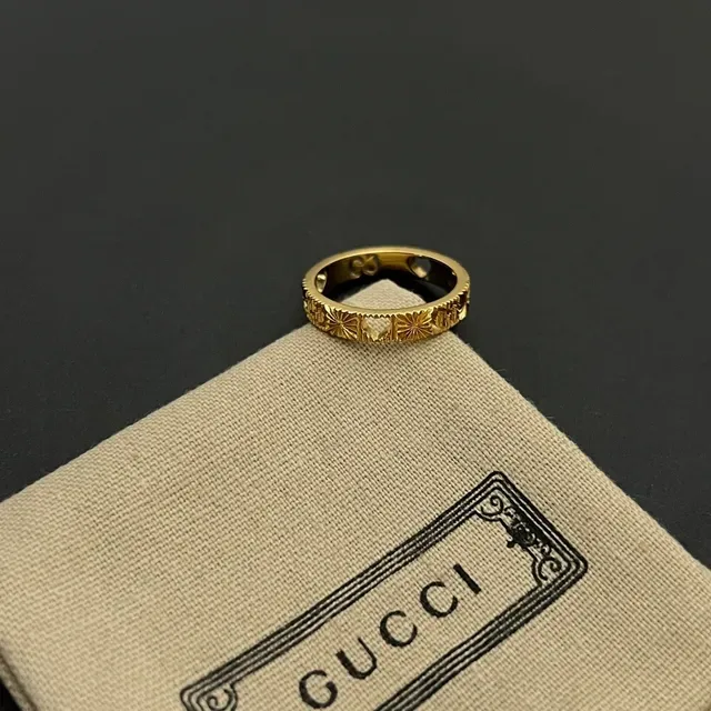 Gucci Icon 18K Gold Star Motif Ring 5