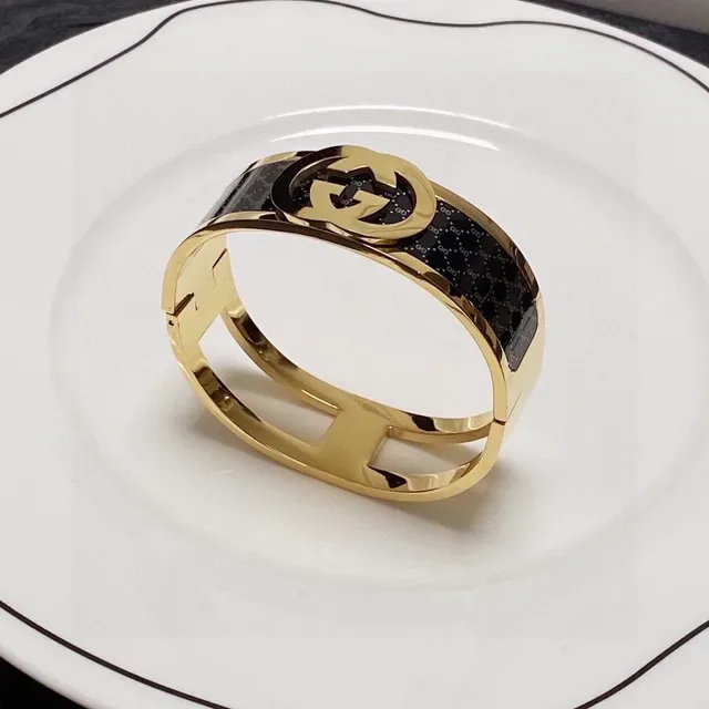Gucci Interlocking G Black Enamel Gold-Tone Hinged Cuff Bracelet 6