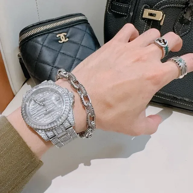 Gucci Interlocking G Motif Chain Silver Chunky Oval-Link Engraved Motifs Bracelet 3