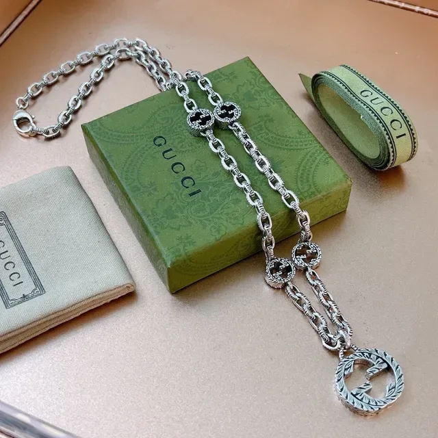 Gucci Interlocking G Ornate Twisted-Link Necklace 2