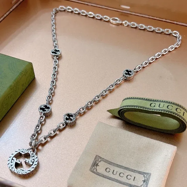 Gucci Interlocking G Ornate Twisted-Link Necklace 7