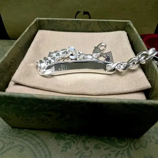 Gucci Interlocking G Plaque Chunky Curb Chain Bracelet 2