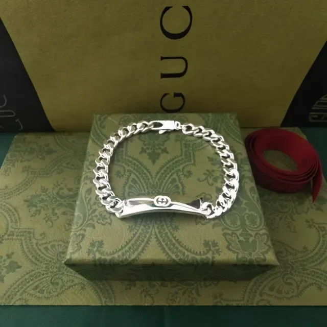 Gucci Interlocking G Plaque Chunky Curb Chain Bracelet 4