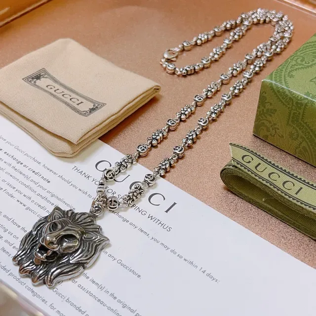 Gucci Lion Head Necklace Silver Beige Pendant Interlocking G Chain Necklace 4