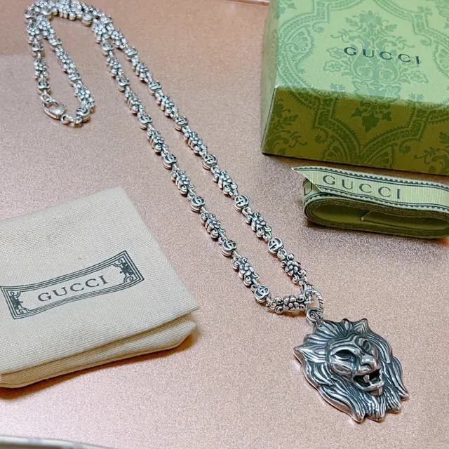 Gucci Lion Head Necklace Silver Beige Pendant Interlocking G Chain Necklace 7