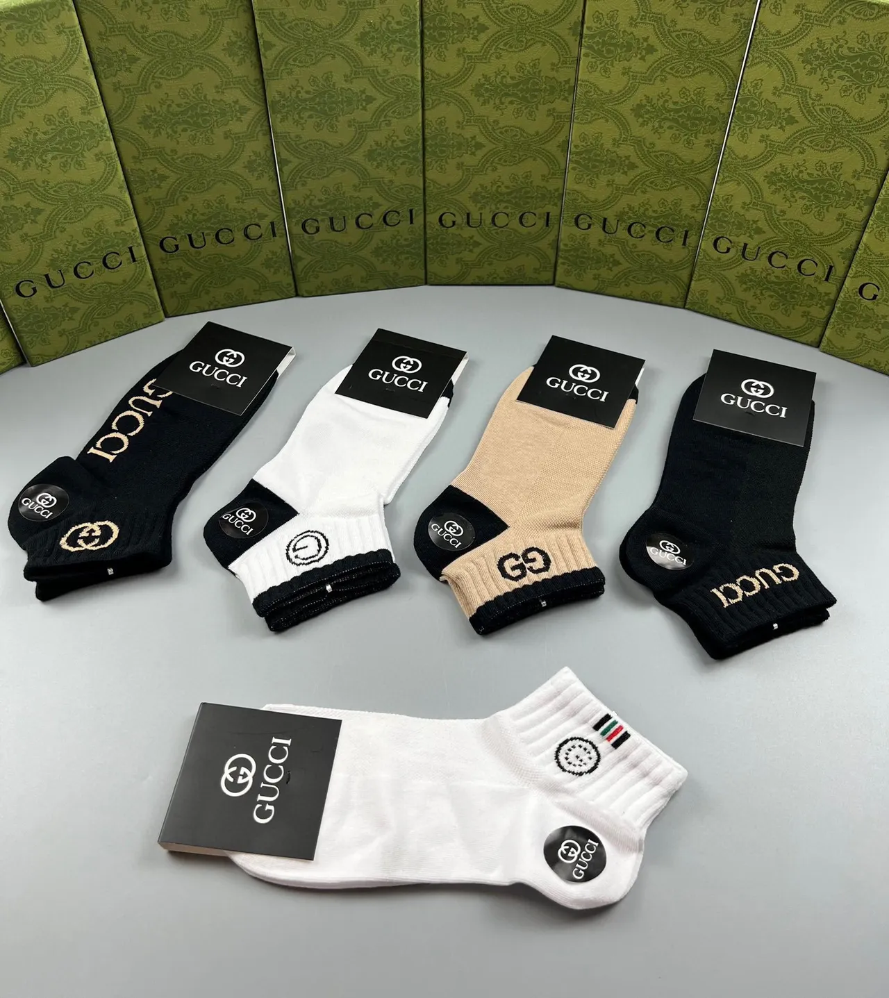 Gucci Logo-Embroidered Ankle Socks 8