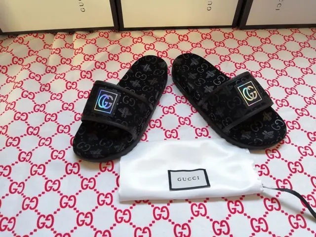 Gucci Monogram-Print Holographic GG Slide Slippers 7