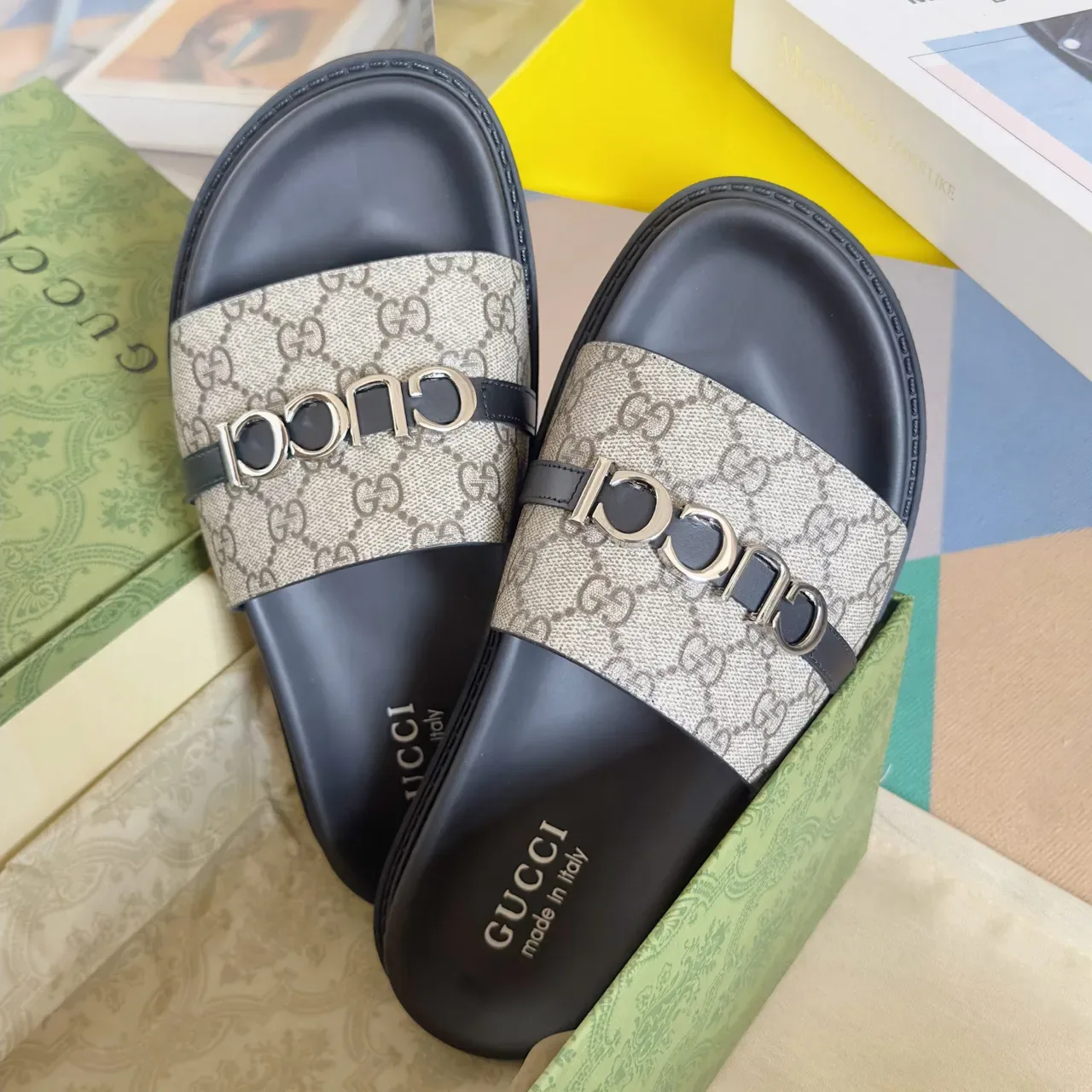 Gucci Ophidia Noir et Doré Embossed GG Monogram Interlocking G Buckles Sandales 3