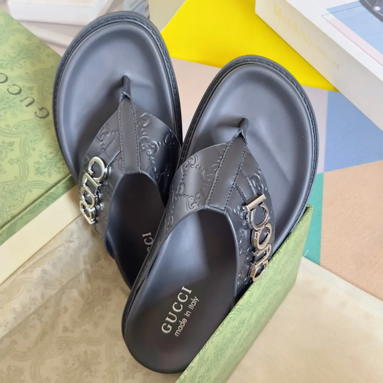 Gucci Ophidia Noir et Doré Embossed GG Monogram Interlocking G Buckles Sandales 10