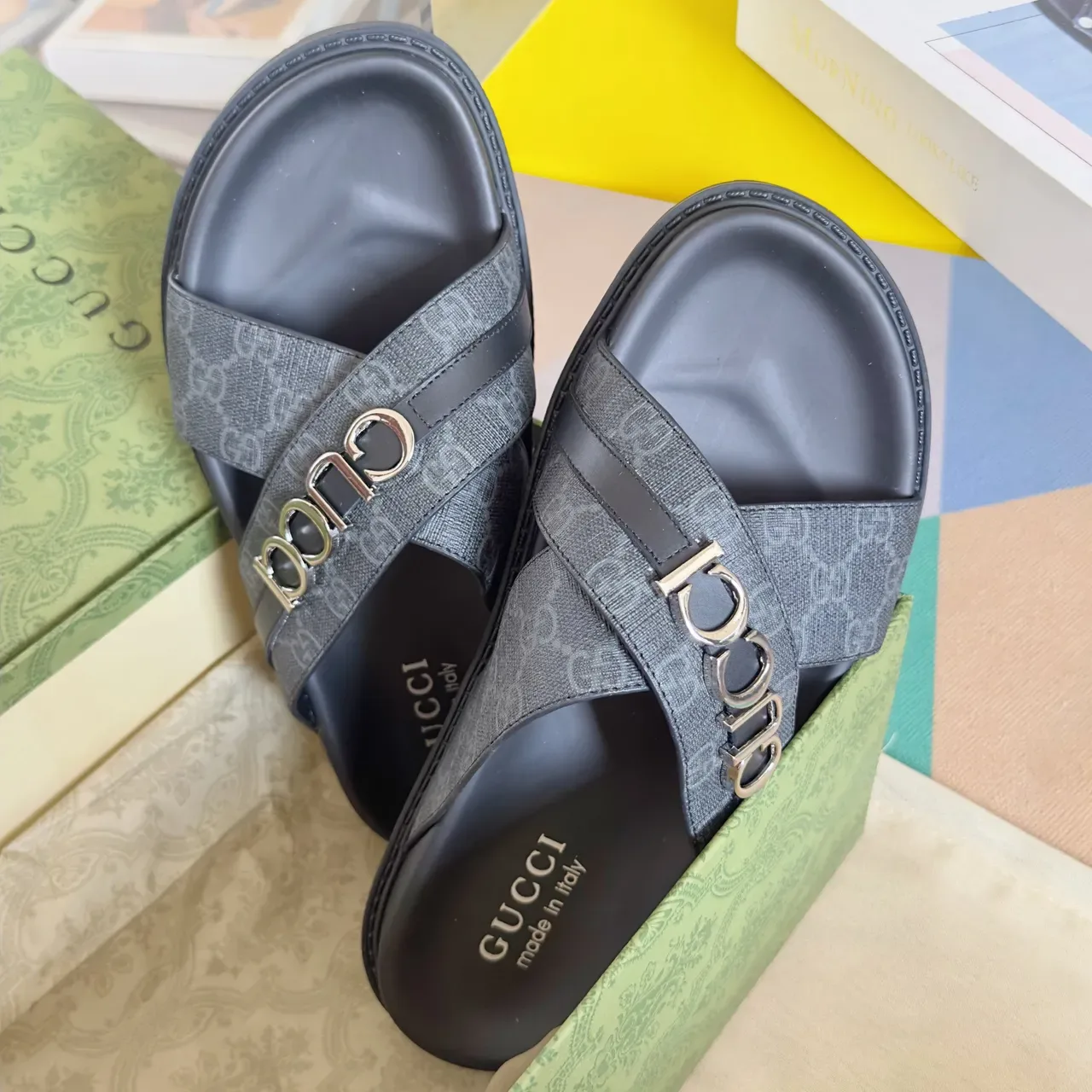 Gucci Ophidia Noir et Doré Embossed GG Monogram Interlocking G Buckles Sandales 13
