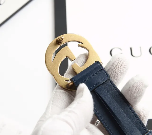 Gucci Ophidia Cinto de couro de grão completo liso com fivela dupla G azul dourado interligada 5