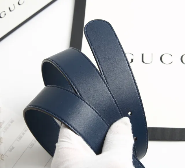 Gucci Ophidia Cinto de couro de grão completo liso com fivela dupla G azul dourado interligada 8