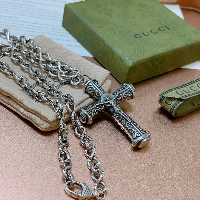 Gucci Ornate Filigree Cross Pendant Silver Necklace 6
