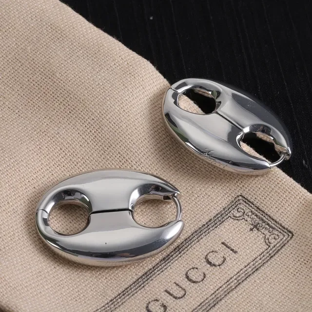 Gucci Oval Double-Loop Hinged Hoop Earrings 4
