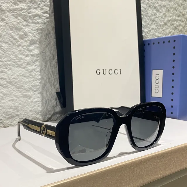 Gucci Oversized Square Translucent Pink Gradient Sunglasses 5