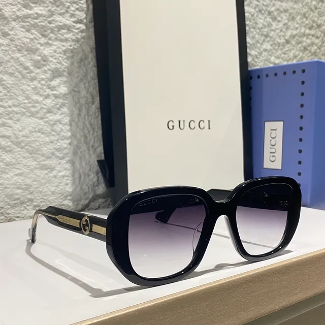 Gucci Oversized Square Translucent Pink Gradient Sunglasses 8