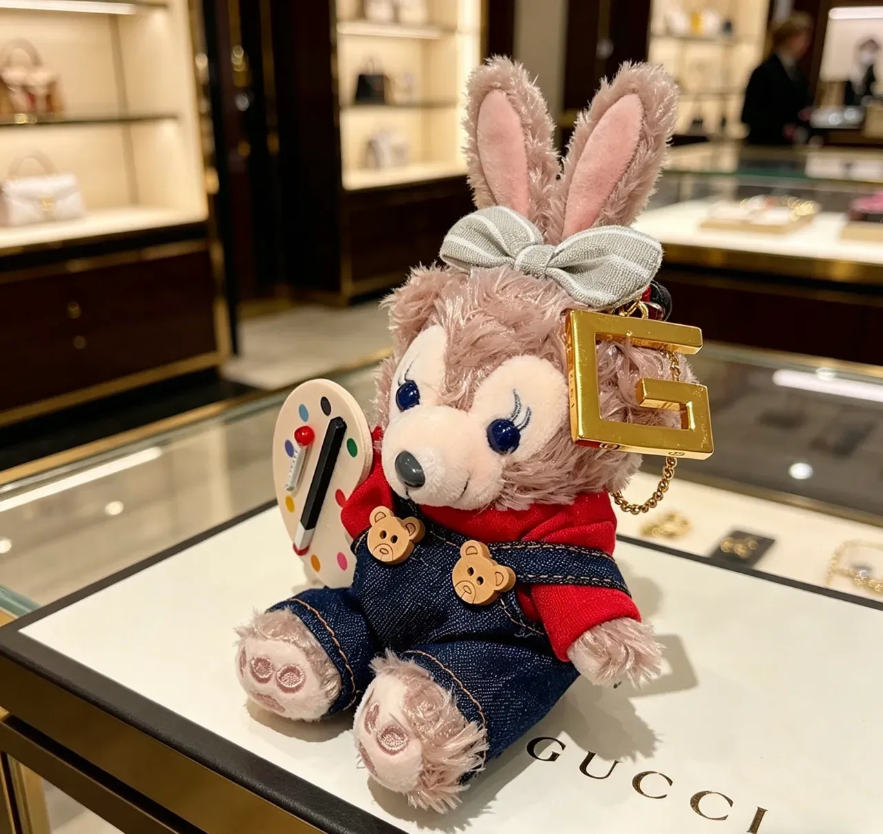 Gucci Pink Blue Plush Bunny Character Artist-Themed Palette Accessory Handbag 2