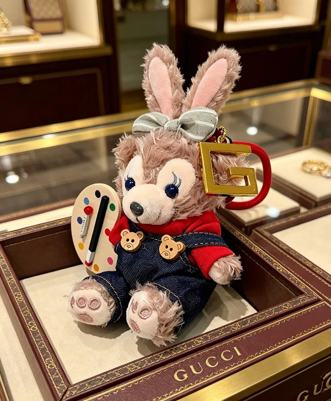 Gucci Pink Blue Plush Bunny Character Artist-Themed Palette Accessory Handbag 3