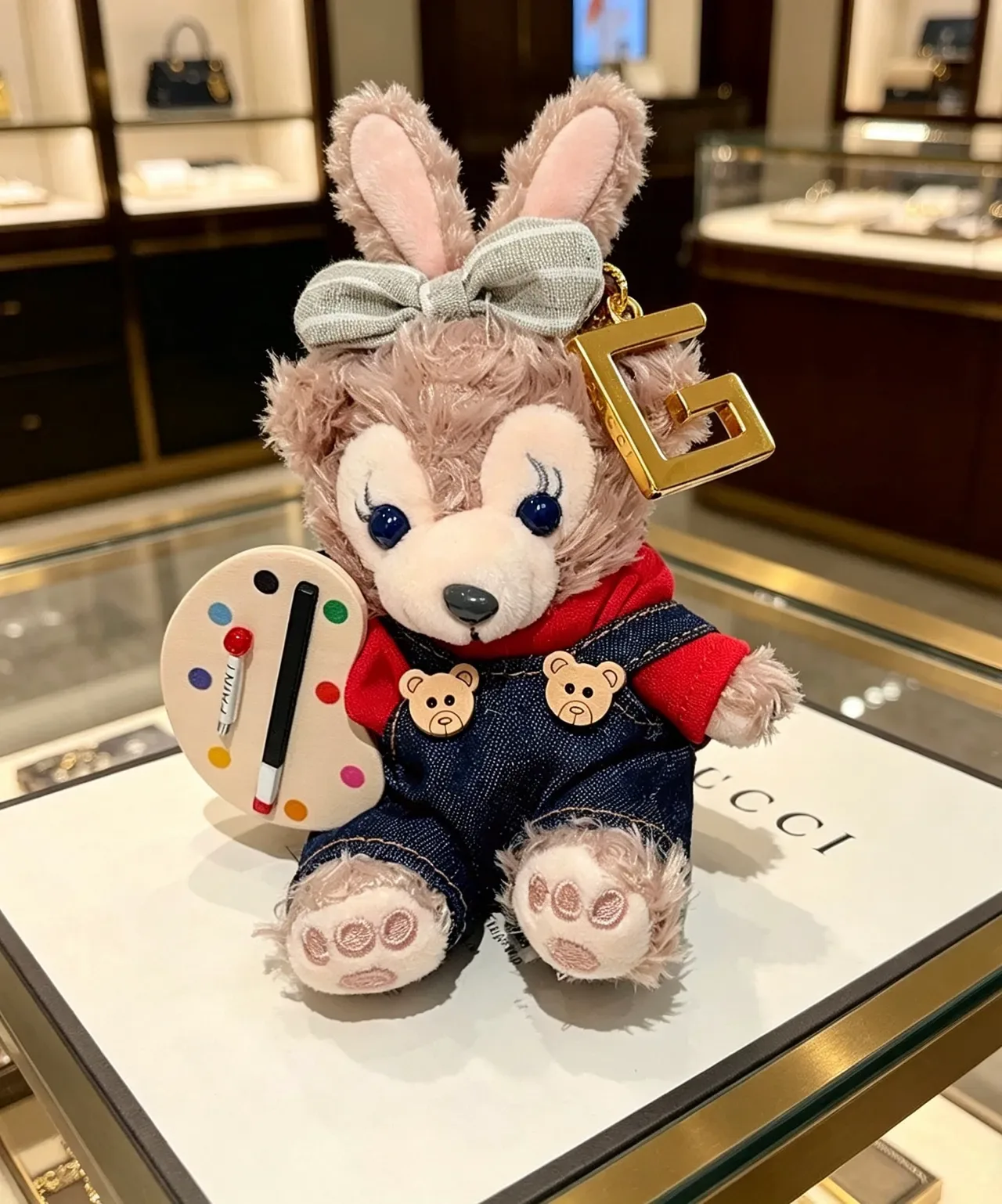Gucci Pink Blue Plush Bunny Character Artist-Themed Palette Accessory Handbag 5