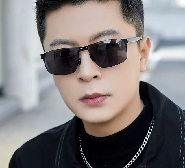 Gucci Rectangular Metal Frame Gradient Sunglasses 3