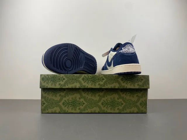 Gucci Rhyton Navy and White Suede Leather Lifestyle Sneakers 16