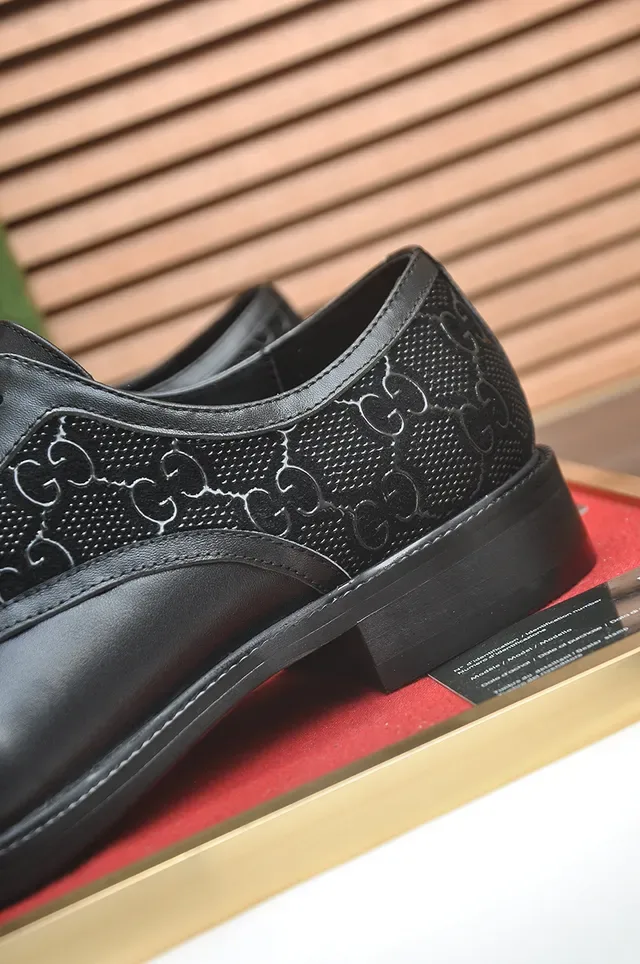 Gucci Screener Sapatos Oxford Preto Cap-Toe Perfurado Logo GG 2