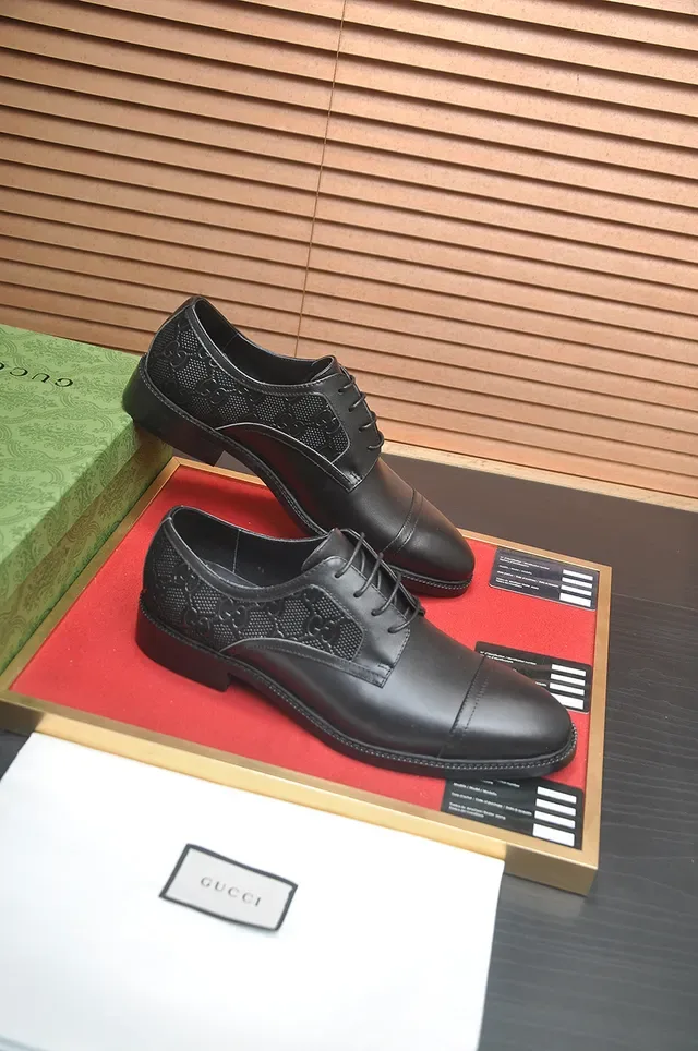 Gucci Screener Sapatos Oxford Preto Cap-Toe Perfurado Logo GG 4