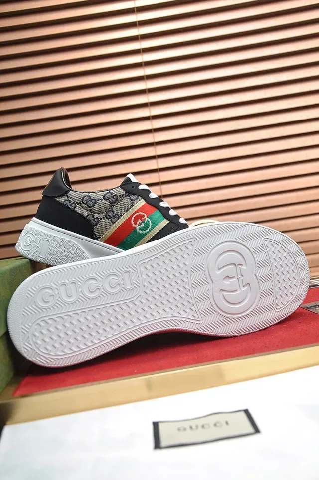 Gucci Screener GG Monogram Lona Riscas Web Vermelho Verde Tênis Lifestyle 4
