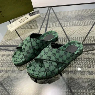 Gucci Screener हरा GG Monogram बुनावट चप्पल
