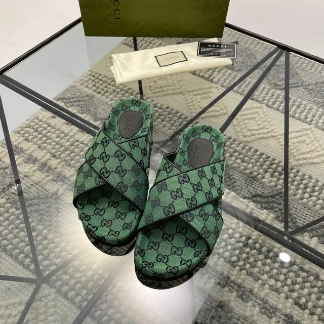 Gucci Screener Green GG Monogram Woven Slippers 9