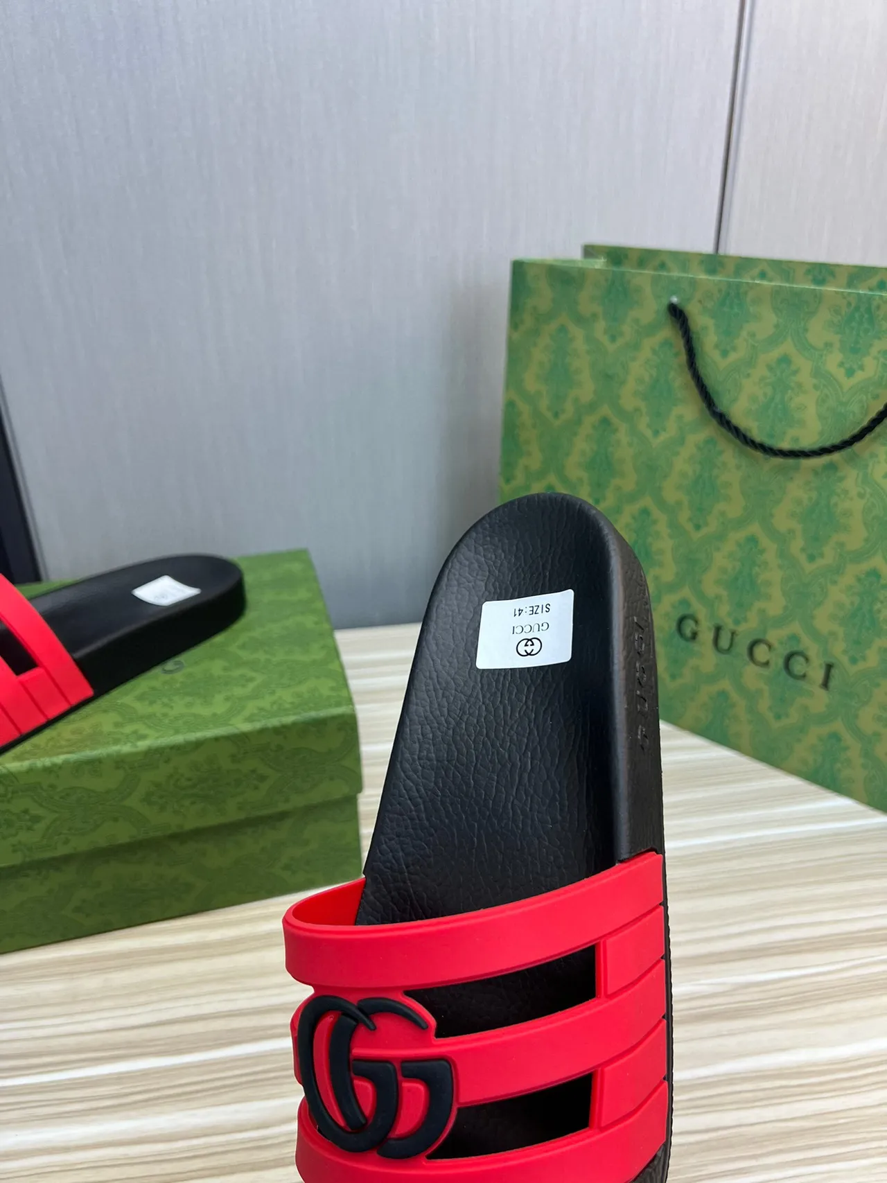 Gucci Screener Interlocking G Red and Black Slide Slippers 3