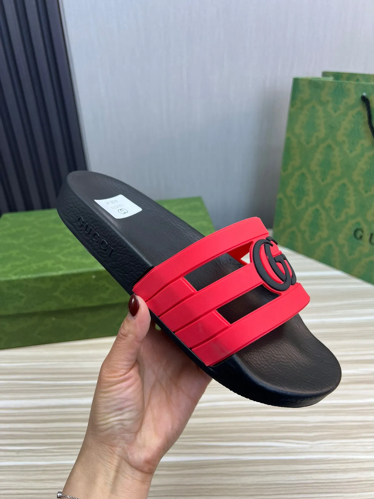 Gucci Screener Interlocking G Red and Black Slide Slippers 4