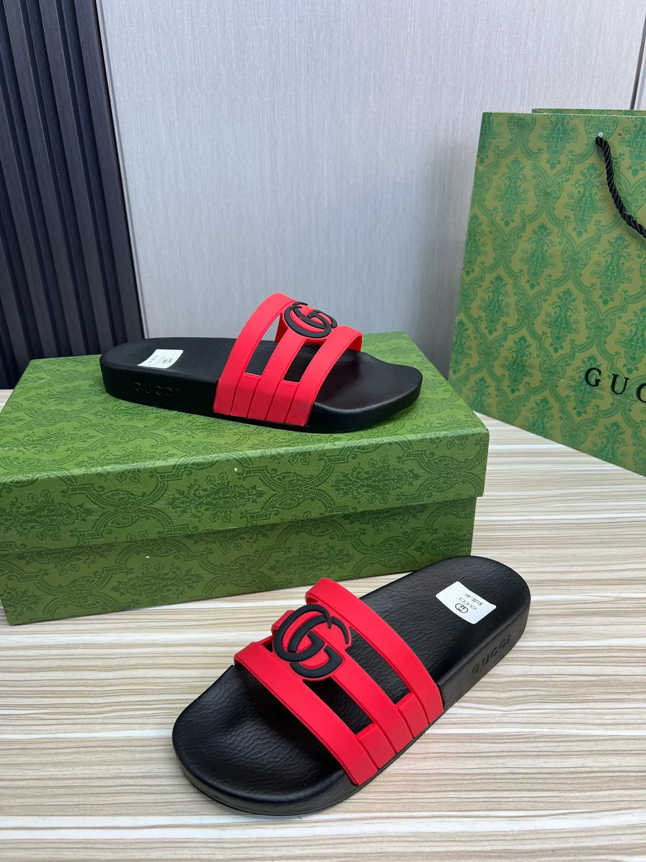 Gucci Screener Interlocking G Red and Black Slide Slippers 7