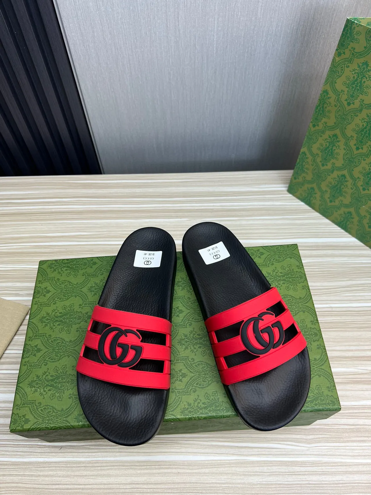 Gucci Screener Interlocking G Red and Black Slide Slippers 9