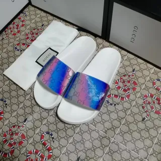 Gucci Screener इरिडिसेंट GG Monogram सफेद स्लिपर्स