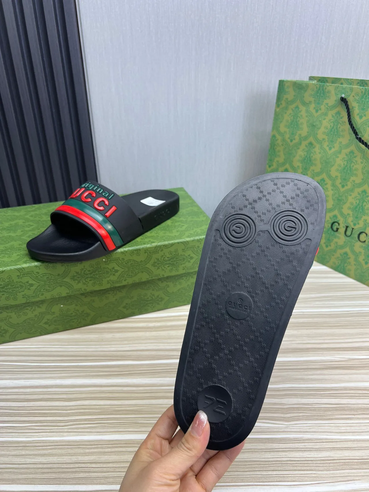Gucci Screener Original GUCCI Black Red Green Slippers 2