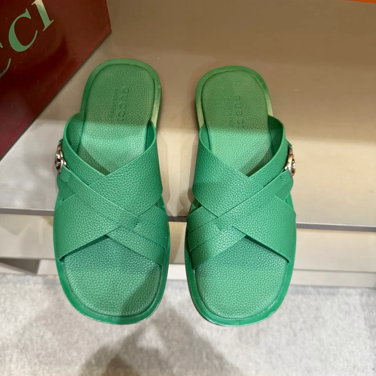 Gucci Screener Sandálias Slide Tirante Cruzado Fivela Metal 5